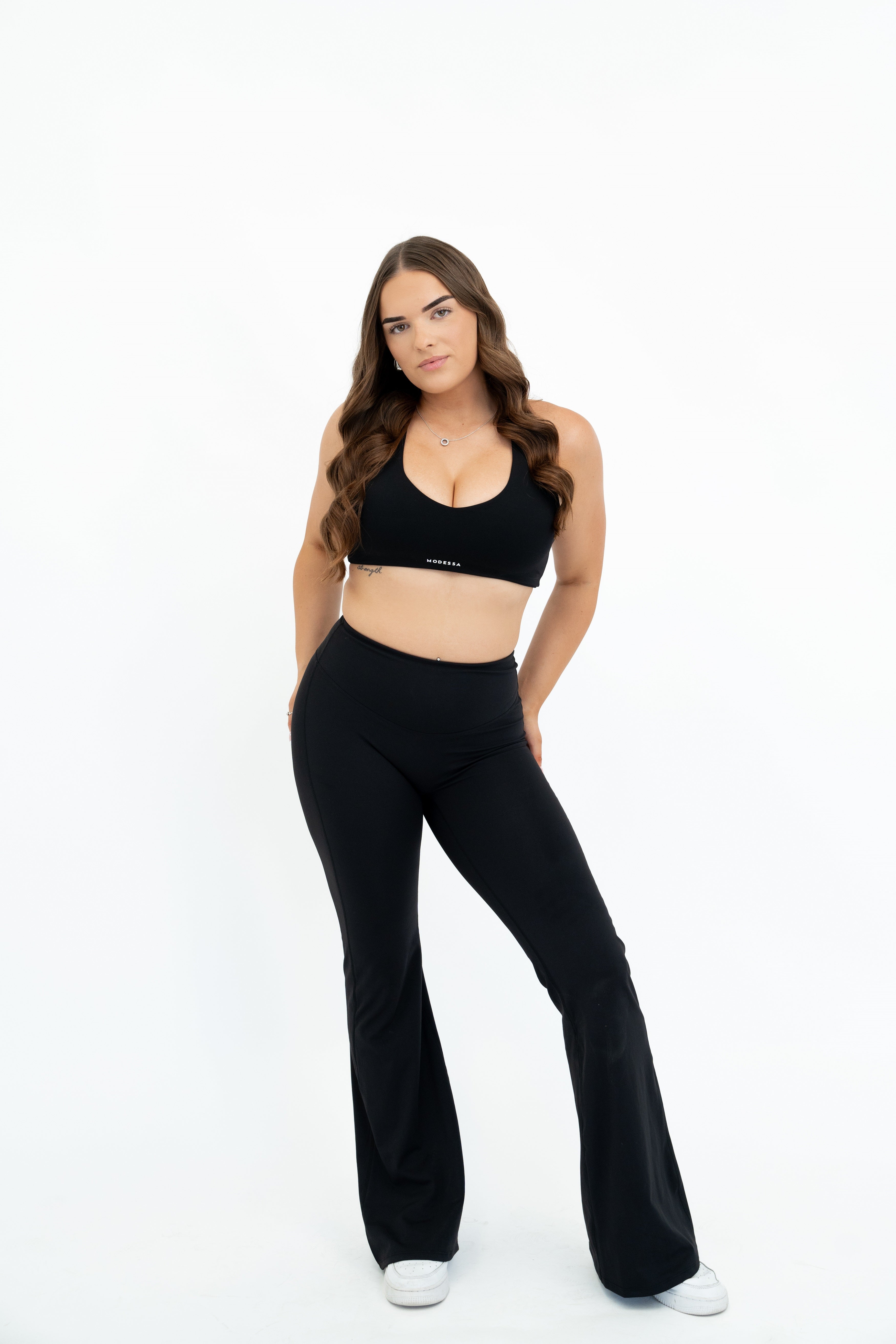ESSENTIAL FLARE PANT