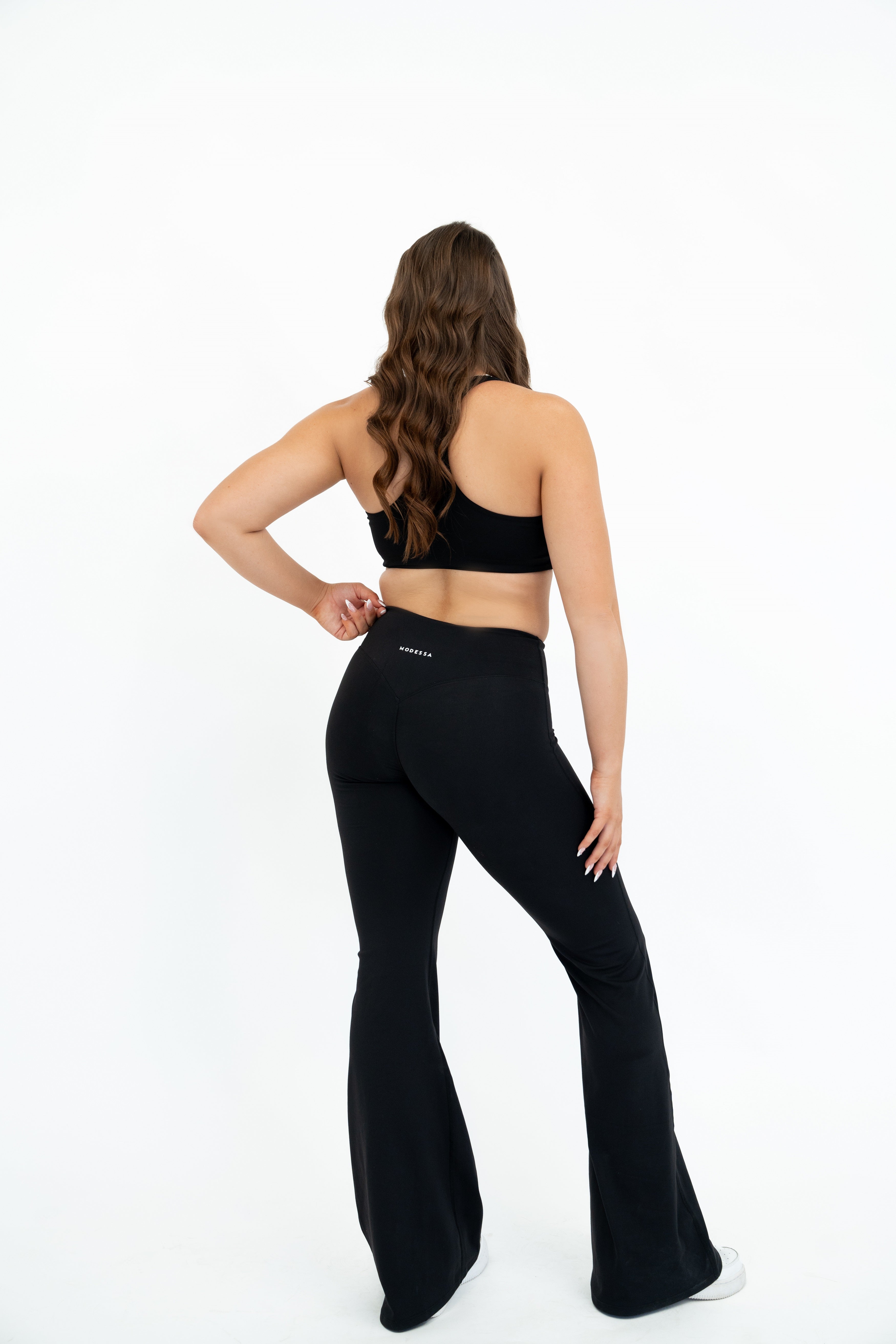 ESSENTIAL FLARE PANT